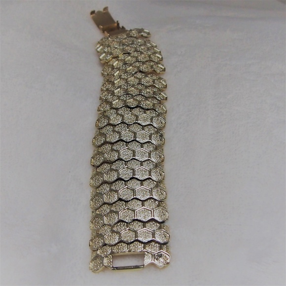 Coro Jewelry - Stunning 1950s Coro Pegasus Honeycomb Bracelet